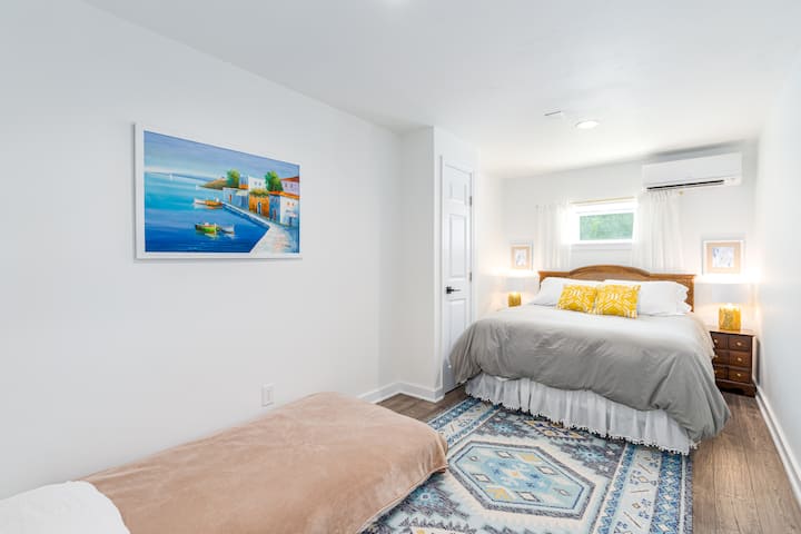 חדר שינה שני נעים אך מואר 