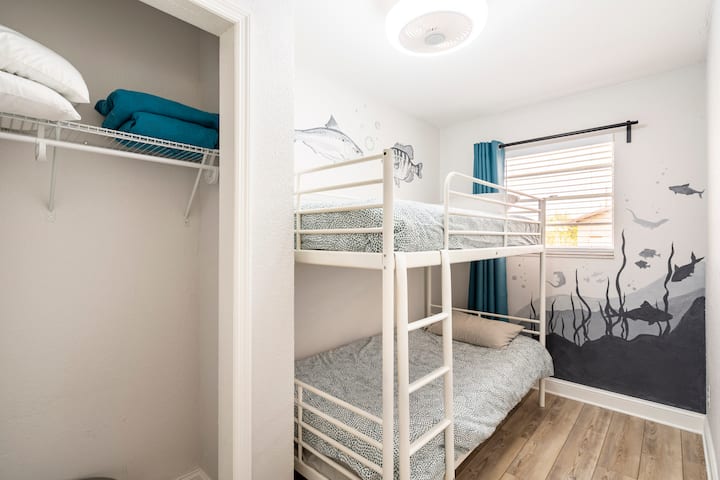 חדר קומתיים מדהים!