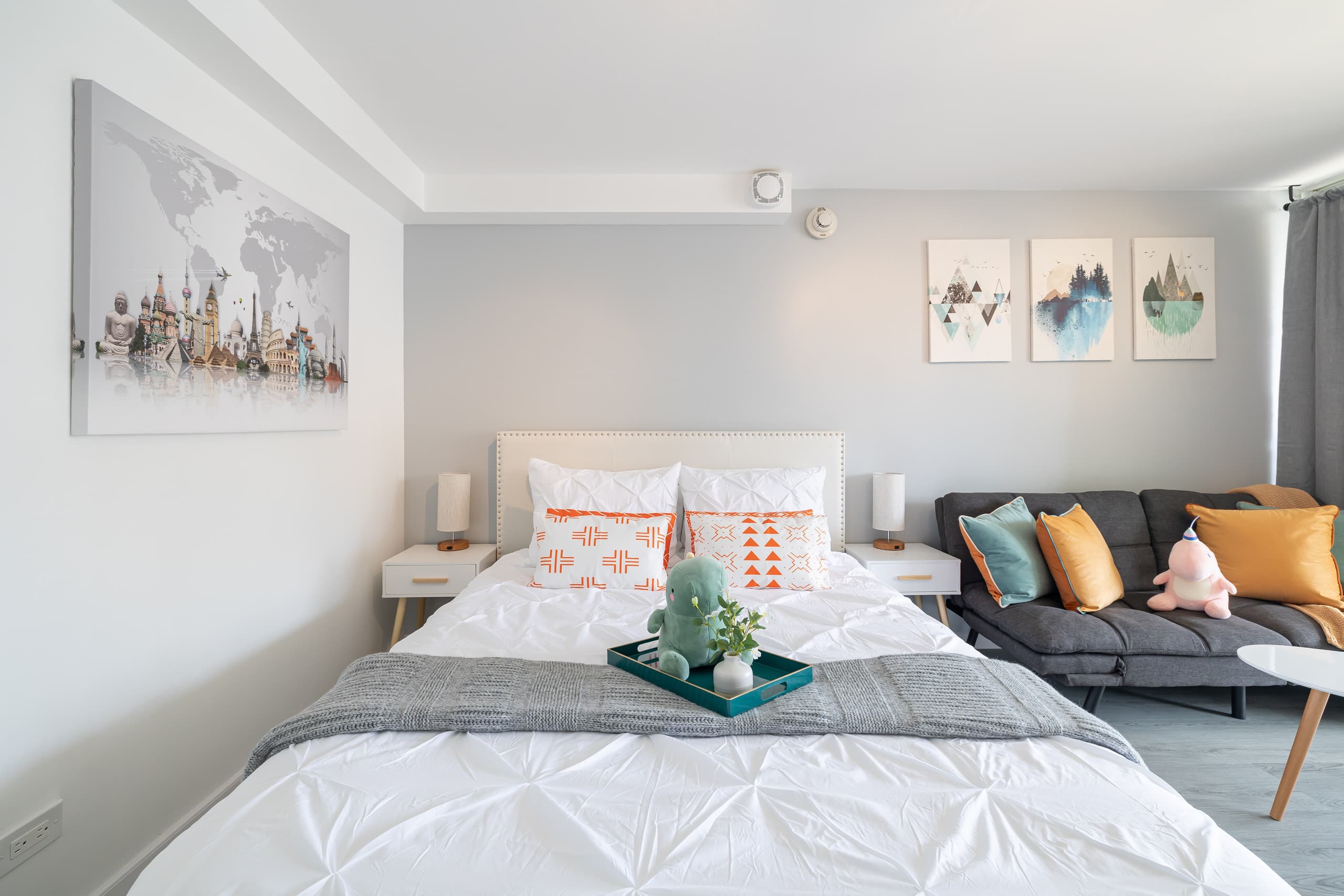 Condo in Honolulu · ★4.73 · Studio · 2 beds · 1 bath - Image 31