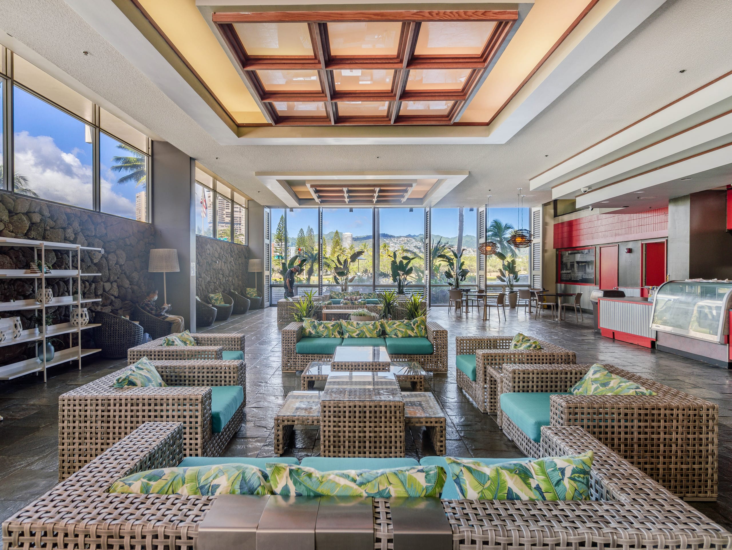 Amazing Central Waikiki Wonder - Photo 18