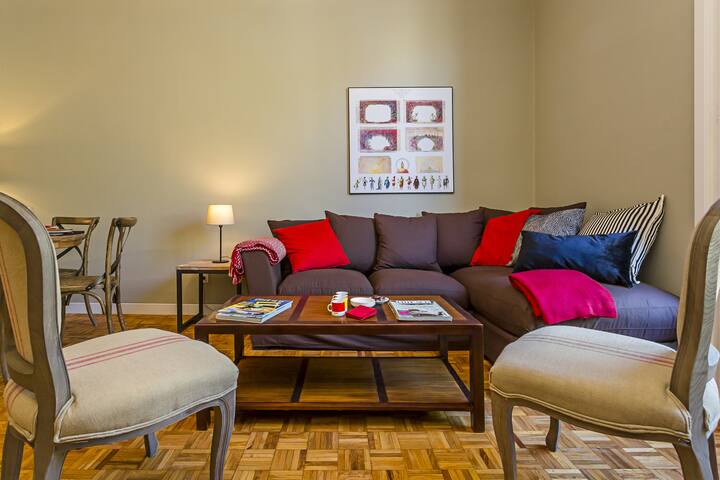 Bunk Family Apartment in Paseo de Gracia gallery image 3