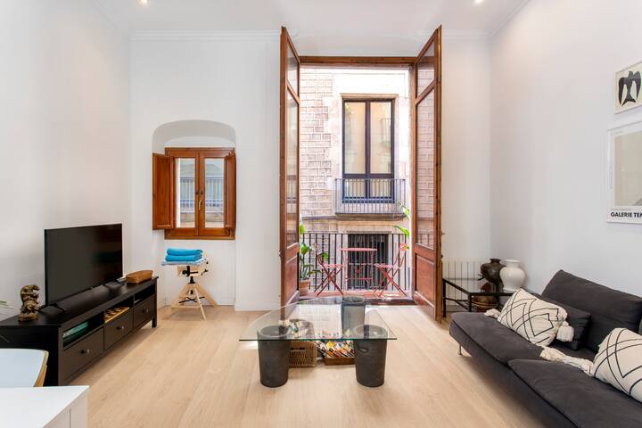 Superb 3 BR Apartment in the heart of Barcelona gallery image 3