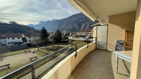 Apartment in a quiet residence, free parking