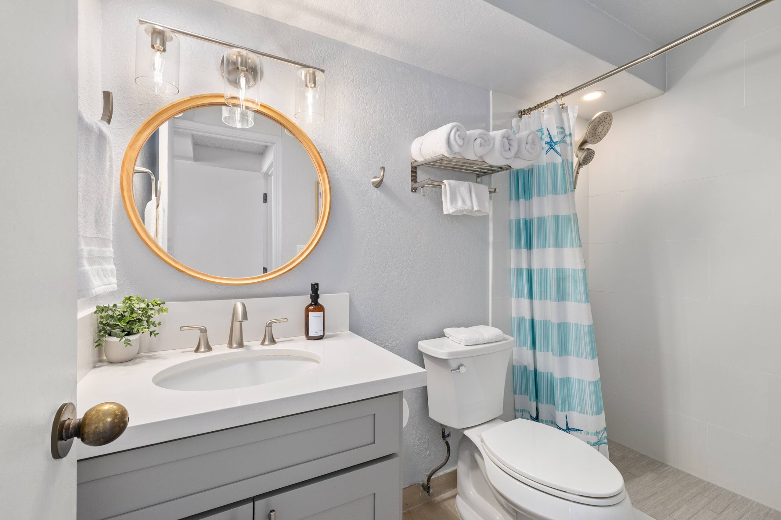 Condo in Honolulu · ★4.76 · 1 bedroom · 1 bed · 1 private bath - Image 18