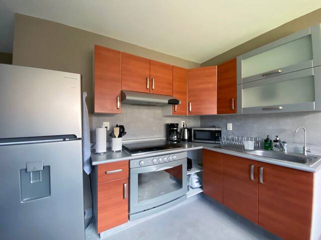 Stunning and Spacious in the Heart of Cibeles! gallery image 4