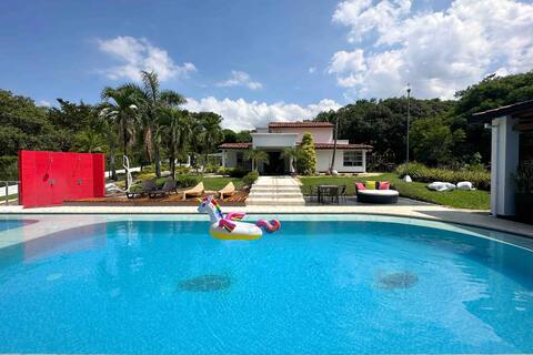 Finca en San Jerónimo good location and pool