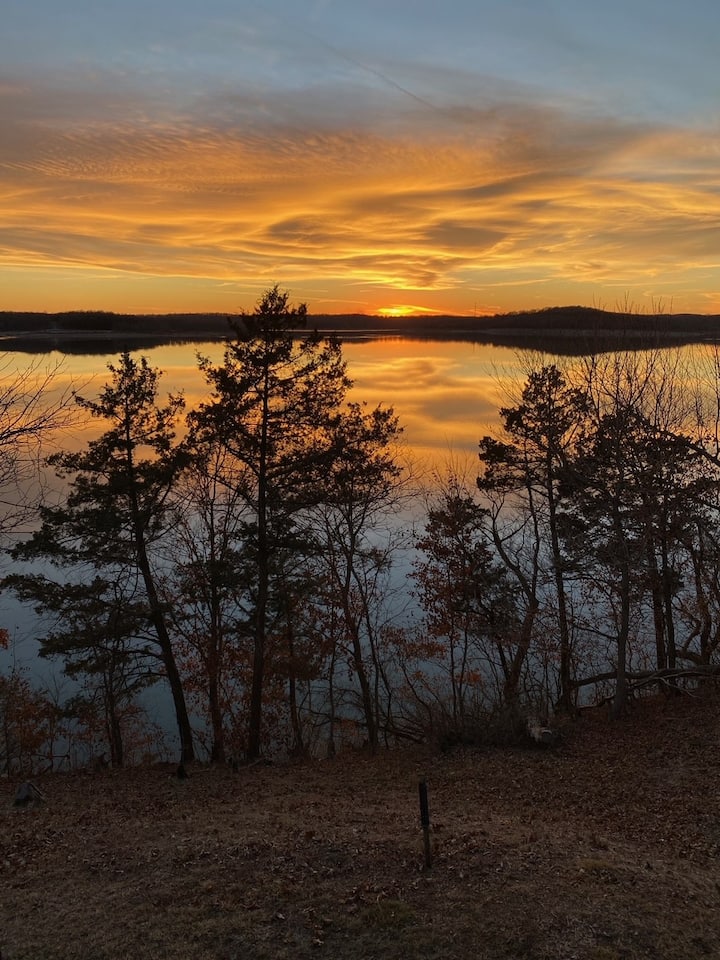 Truman Reservoir Holiday Rentals & Homes Tom Township, MO Airbnb