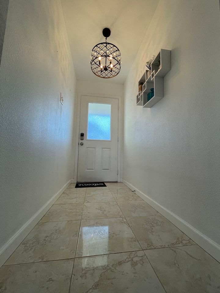 *Beautiful* Gem In The Heart Of Dfw - Bedford, TX