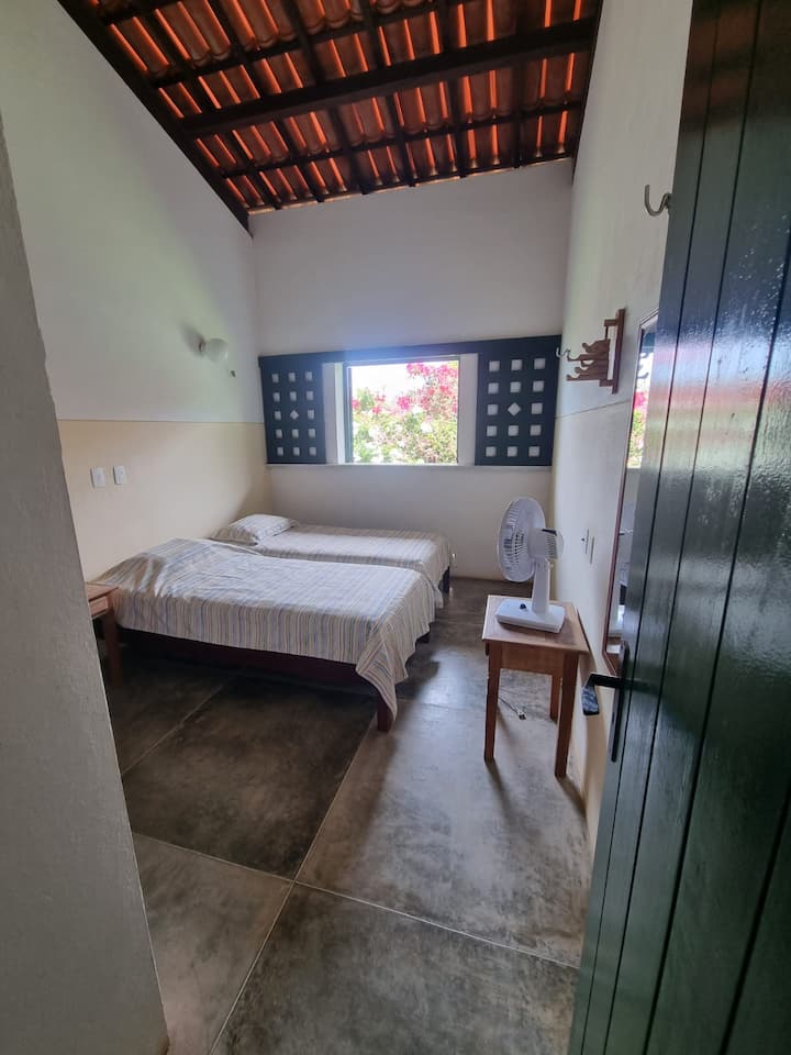 חדר יחיד/ שתי מיטות.