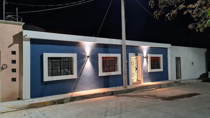 La Casa Azul - In the historic center