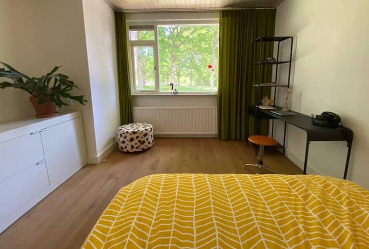 חדר שינה למטה