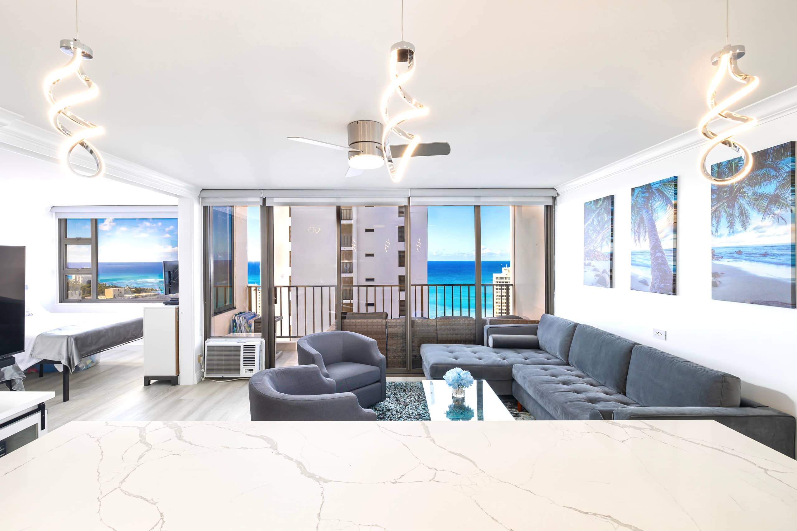 Condo in Honolulu · ★4.84 · 1 bedroom · 2 beds · 1 private bath - Image 4