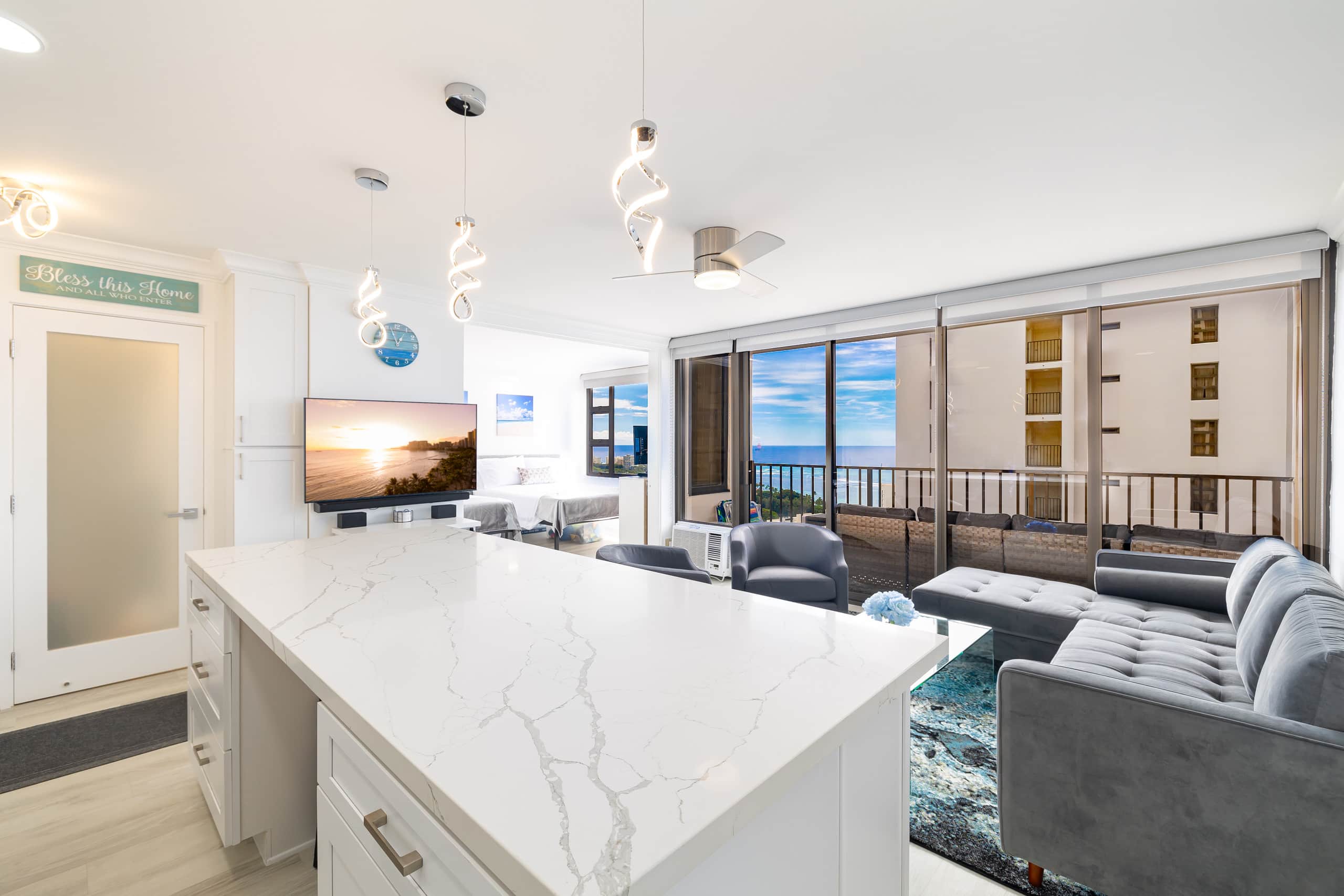 Condo in Honolulu · ★4.84 · 1 bedroom · 2 beds · 1 private bath - Image 6