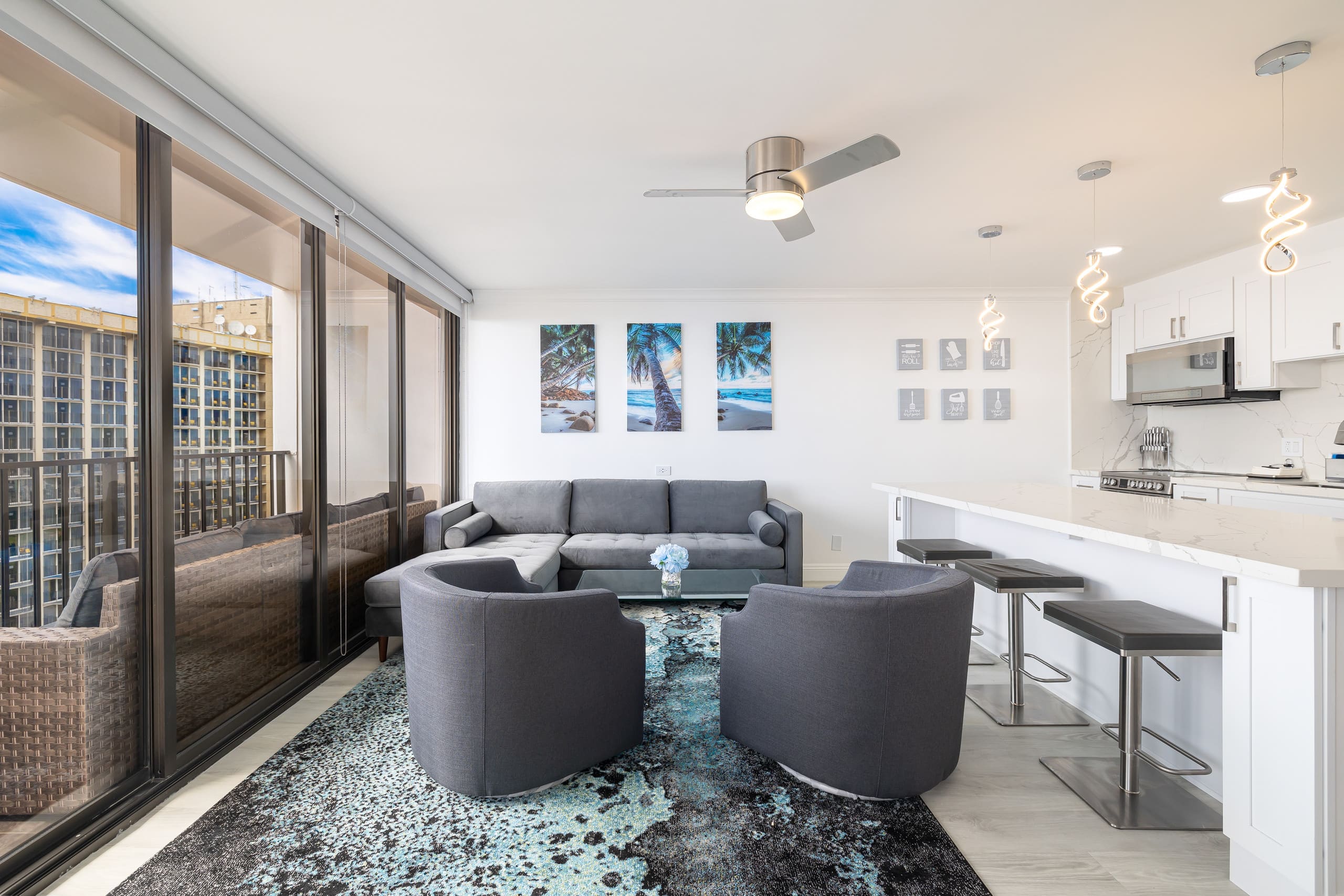 Condo in Honolulu · ★4.84 · 1 bedroom · 2 beds · 1 private bath - Image 2