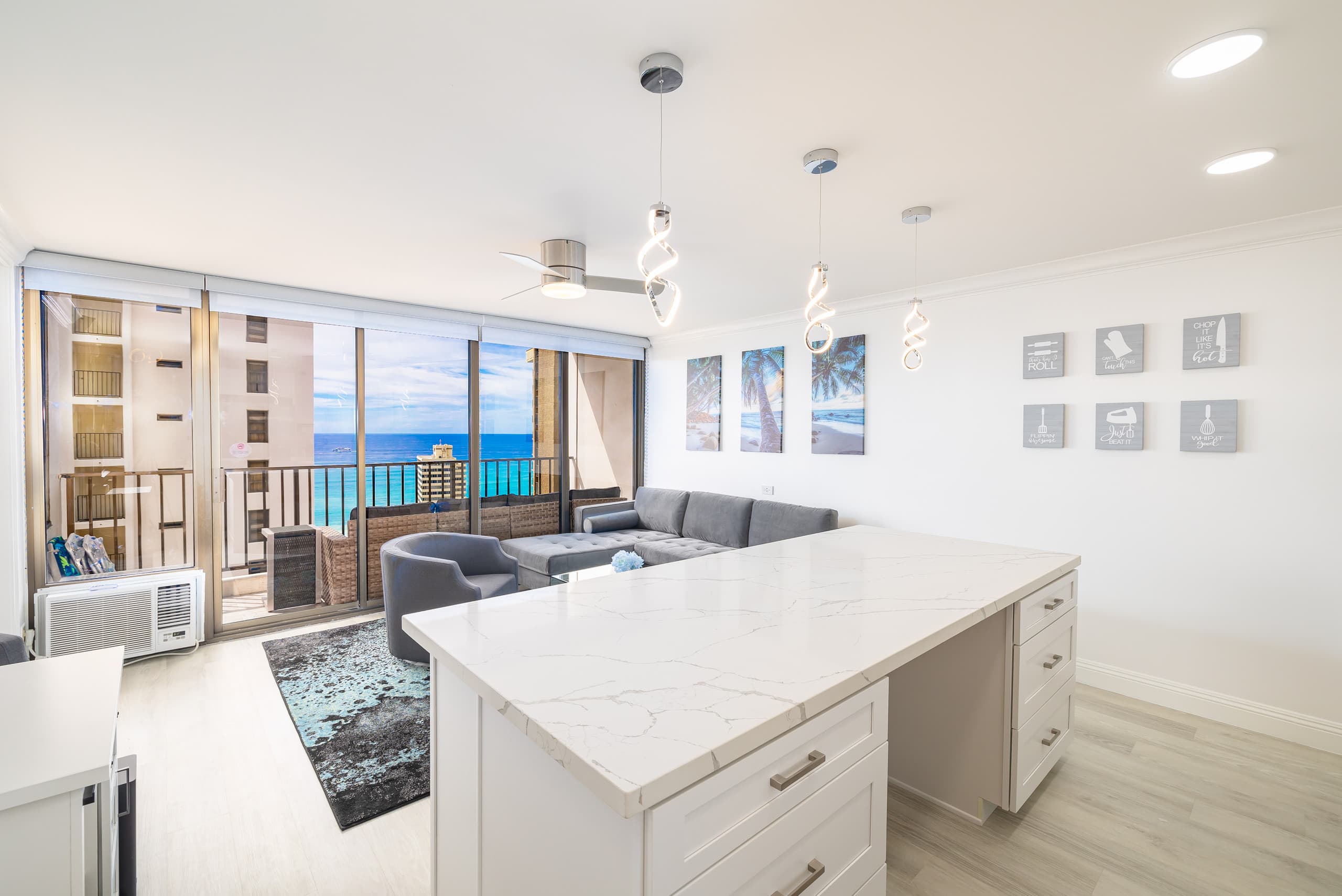 Condo in Honolulu · ★4.84 · 1 bedroom · 2 beds · 1 private bath - Image 5