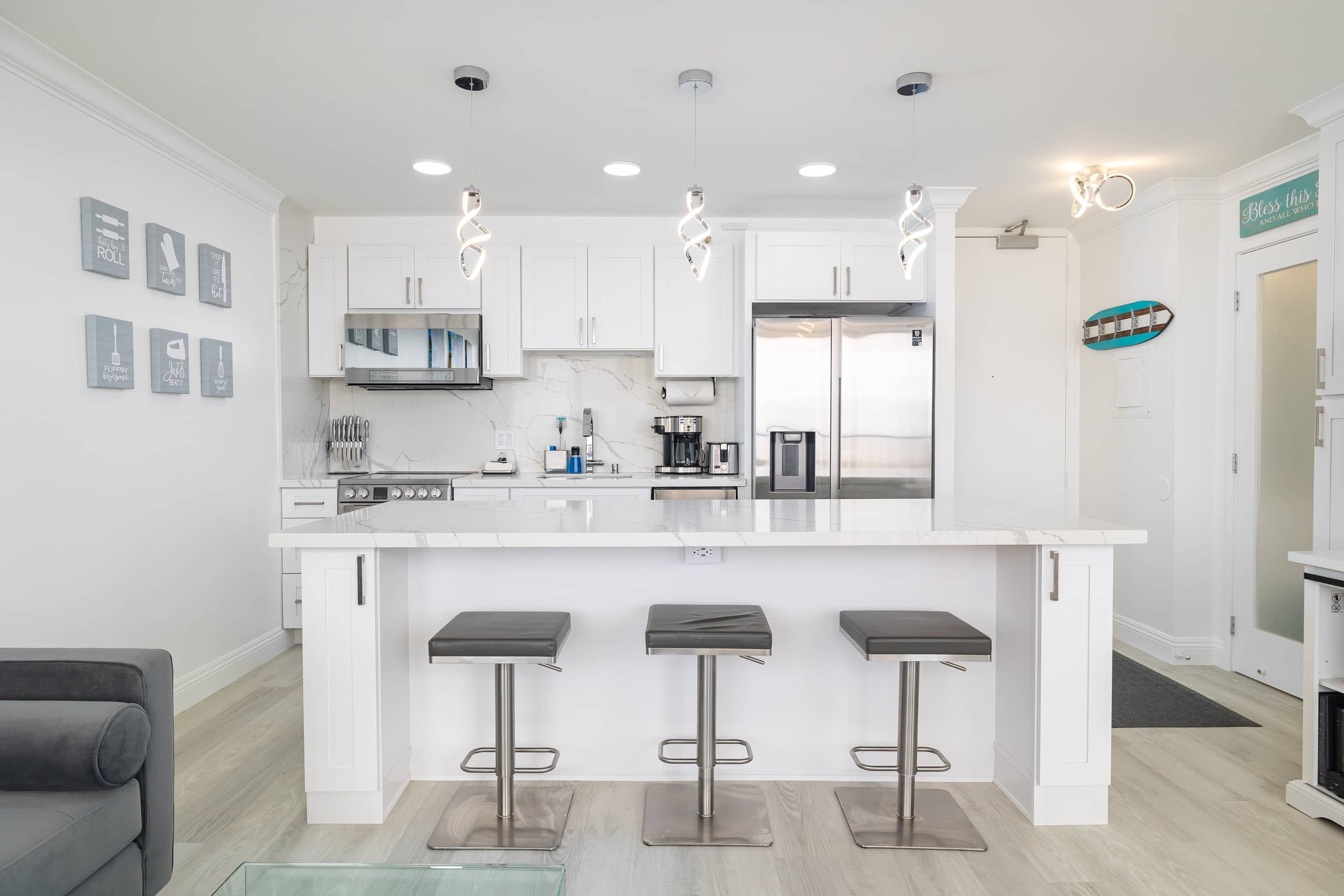 Condo in Honolulu · ★4.84 · 1 bedroom · 2 beds · 1 private bath - Image 8