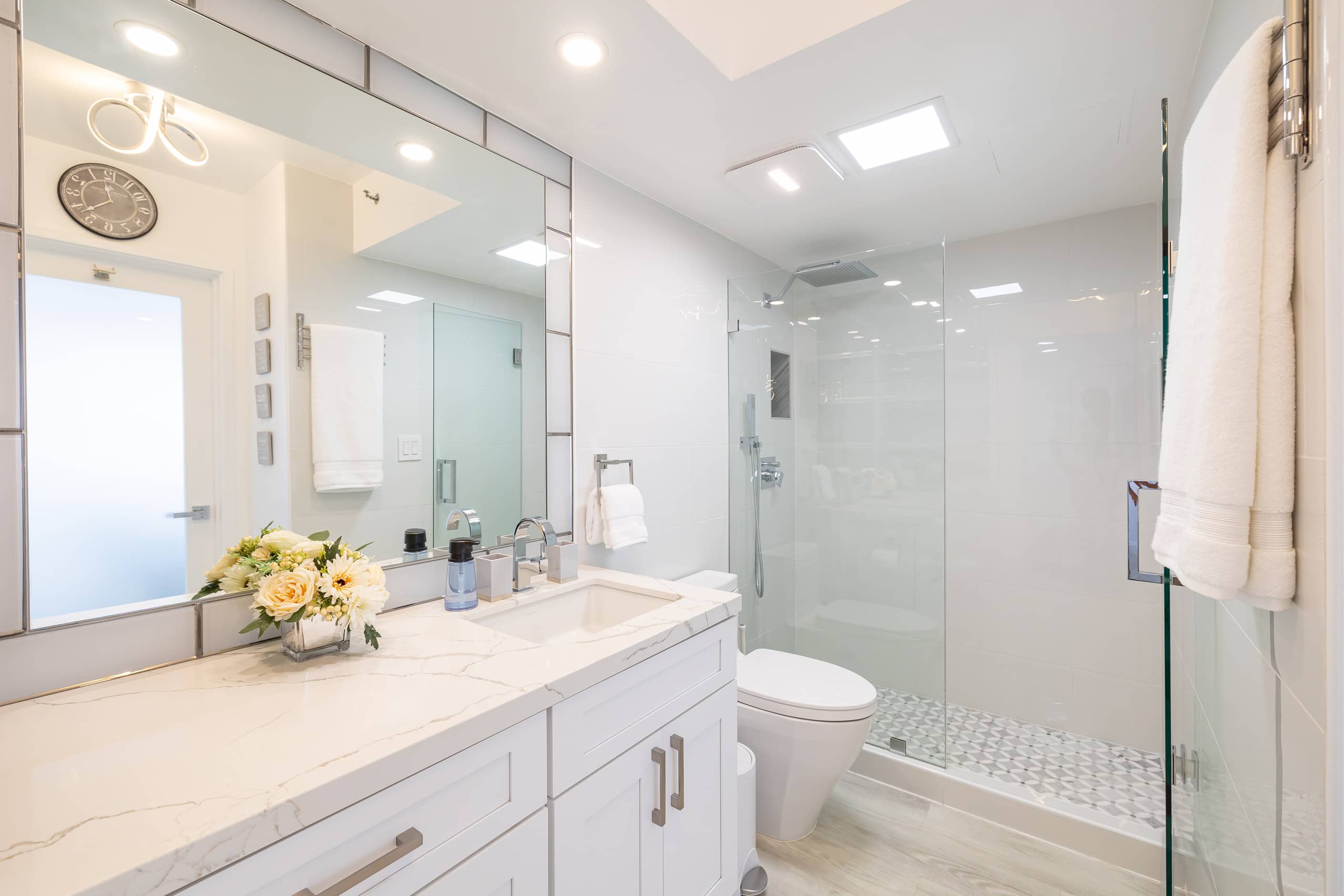 Condo in Honolulu · ★4.84 · 1 bedroom · 2 beds · 1 private bath - Image 32
