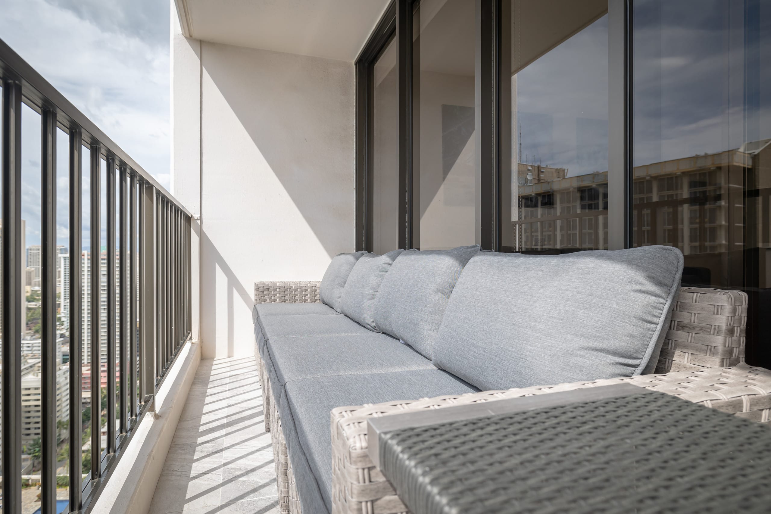 Condo in Honolulu · ★4.84 · 1 bedroom · 2 beds · 1 private bath - Image 37