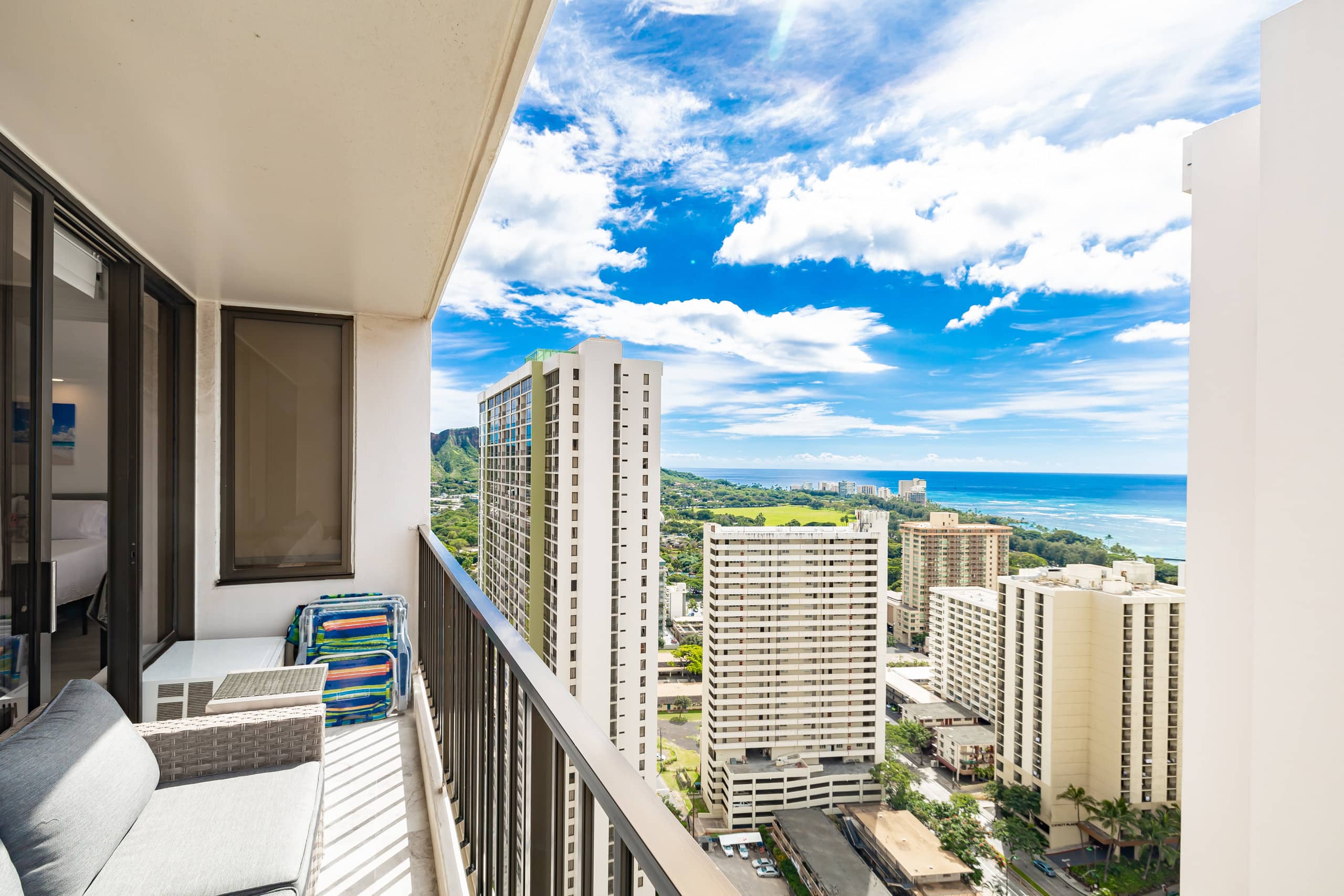 Condo in Honolulu · ★4.84 · 1 bedroom · 2 beds · 1 private bath - Image 41