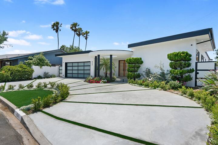 Paradise Villa with Pool, Jacuzzi, Golf & 360Views gallery image 2