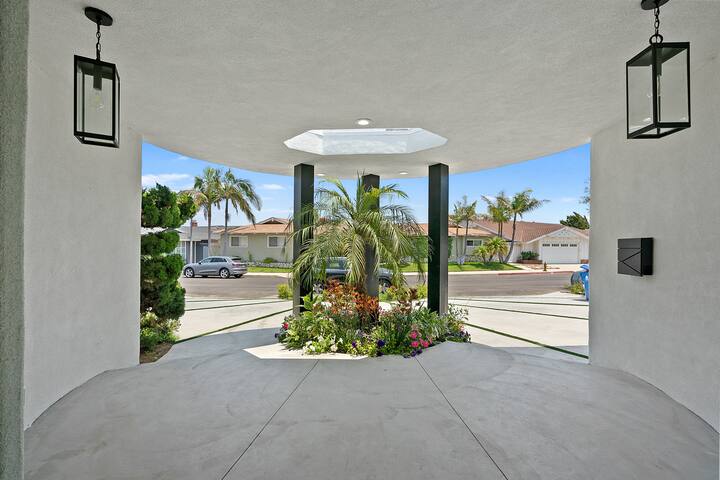 Paradise Villa with Pool, Jacuzzi, Golf & 360Views gallery image 3