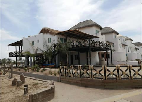 "CASA PALMAS" VERY CLOSE TO THE BEACH