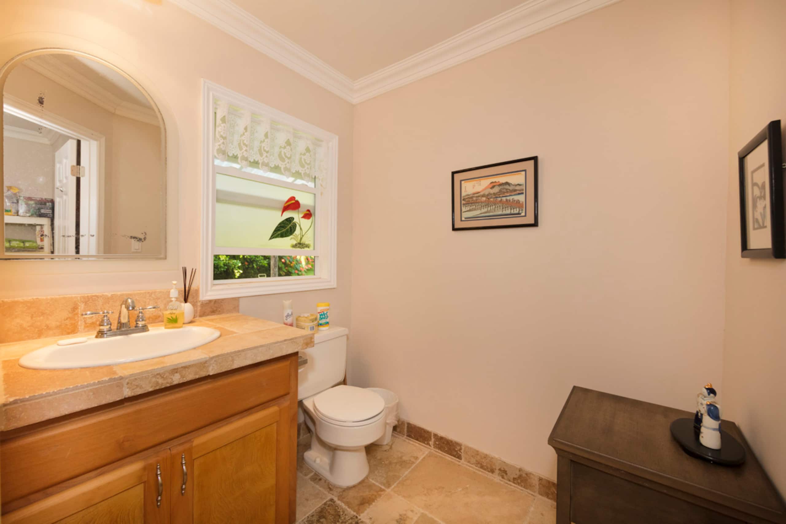 Home in Hilo · ★4.94 · 4 bedrooms · 7 beds · 2.5 private baths - Image 19