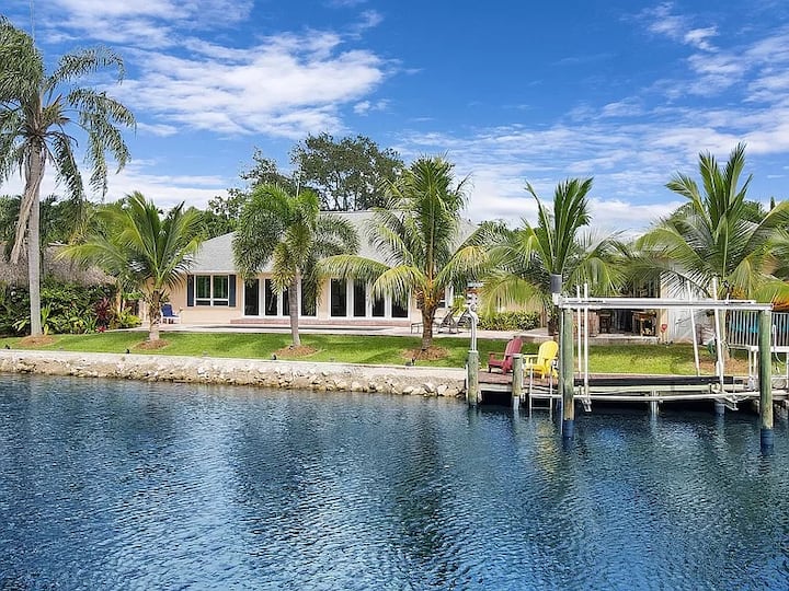 Waterfront 3 Bedroom Luxury Jupiter Home w/Pool Houses for Rent in