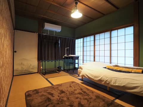 Convenient for sightseeing in Shikoku | Relax in a quiet old house private room |