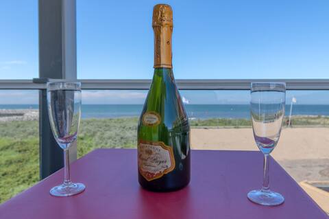 Fresh and bright apartment with balcony - sea view