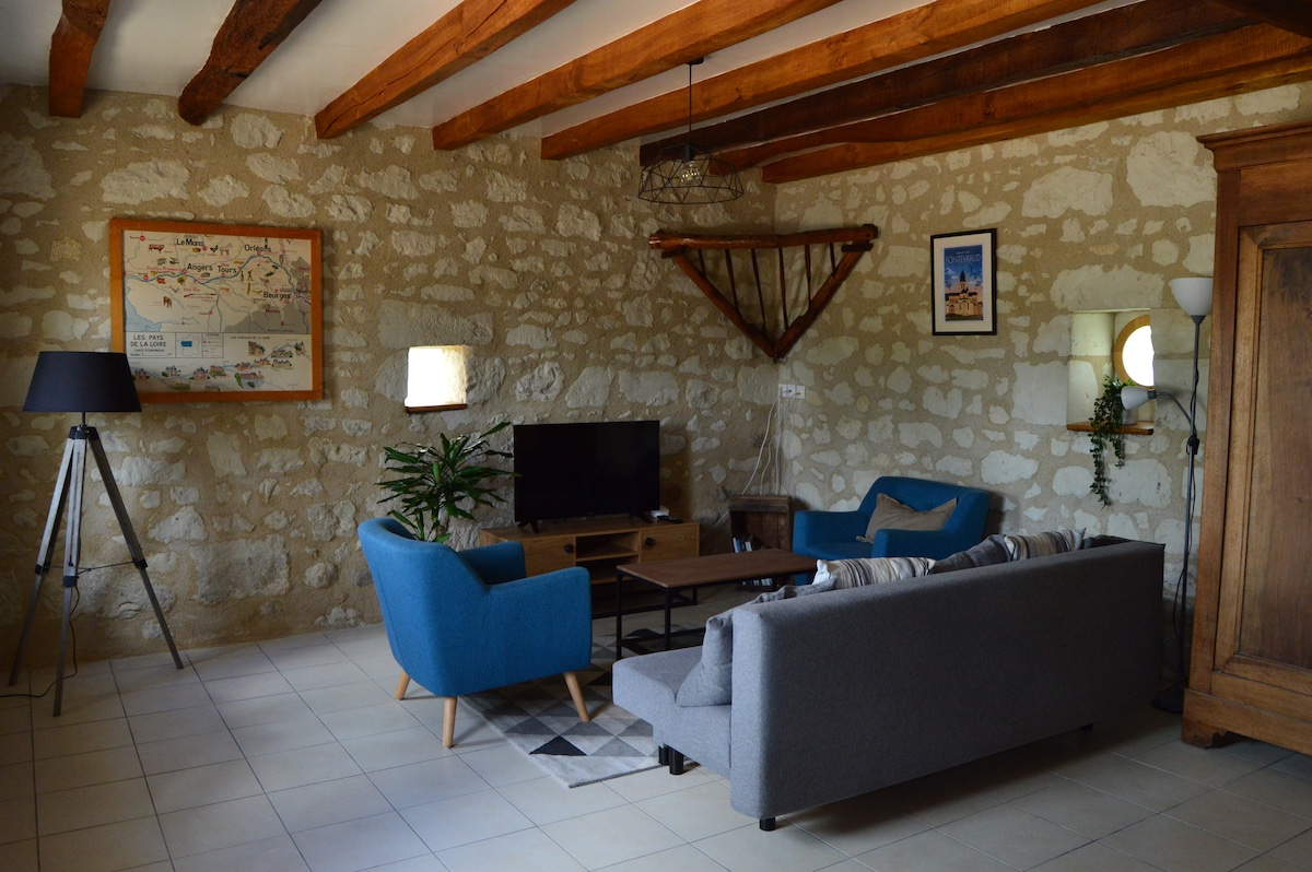Popular Airbnb listing: La Grange de L'Olive in Chinon