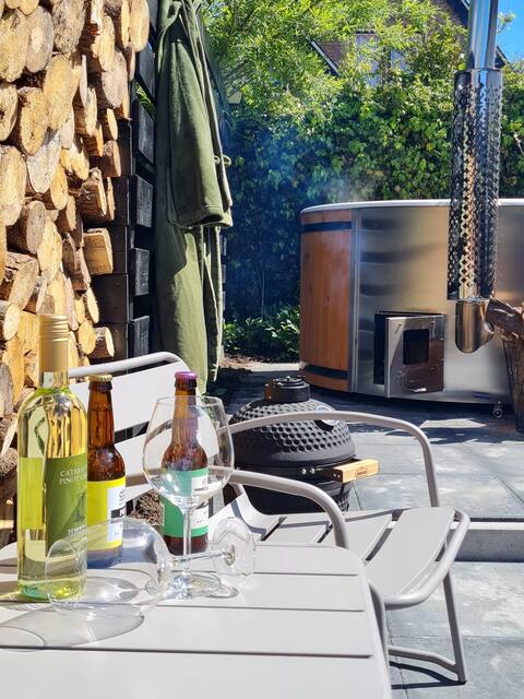 Ambiance Ameland with wood-burning hot tub