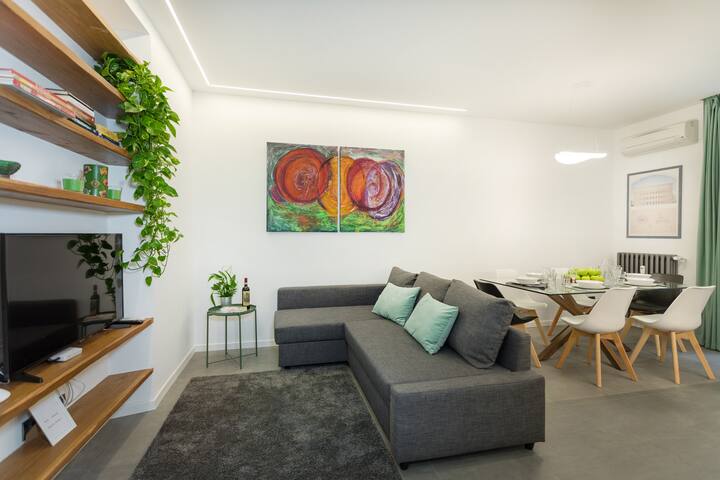 SUNNY gallery image 3