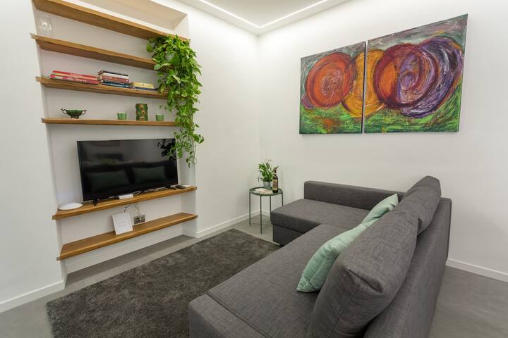 SUNNY gallery image 4