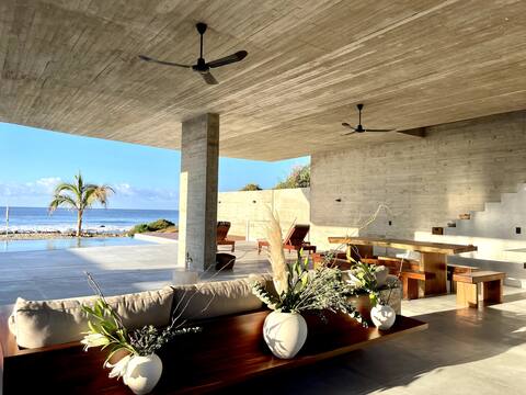 CASA CAIMÁN. MODERN BEACH FRONT HOUSE