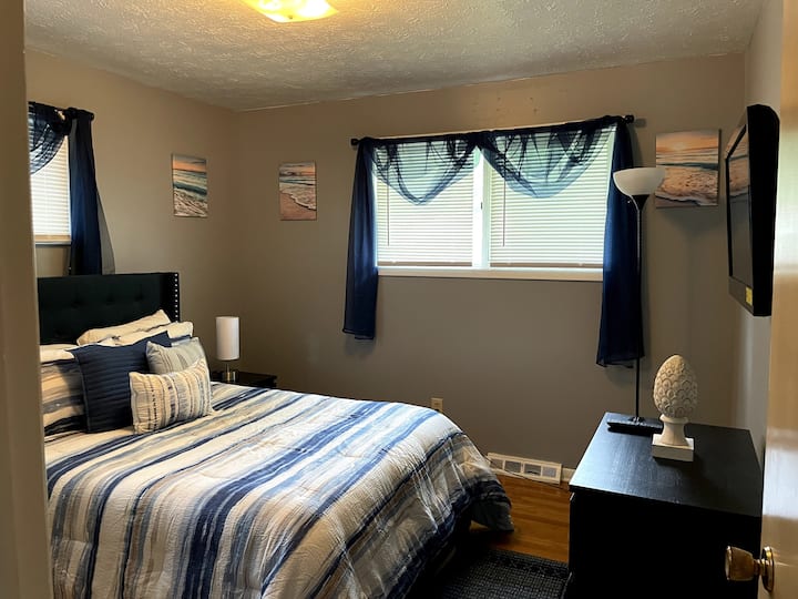 მე-2 საძინებელი (შეუძლია დაძინება 2) ტელევიზორით 