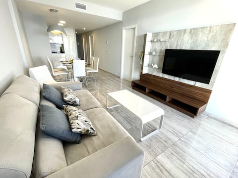 Top performing Airbnb: Apartments on the first line of Benidorm Sol y Mar in Benidorm