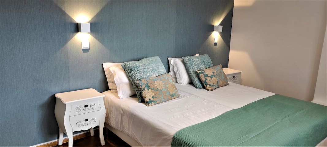 Guesthouse 5 suites 10 guests 5WC Avenue Liberty