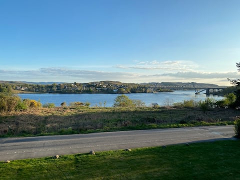 Popular Airbnb listing: No.2 The Cairns: Unwind in Style in Ardchattan And Muckairn