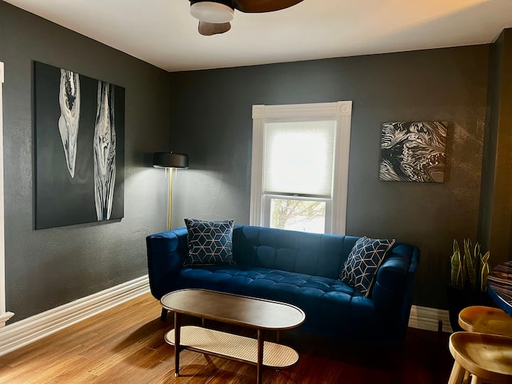 Dragonfly Lodge, An Ottawa Family Retreat Property - Ottawa, IL