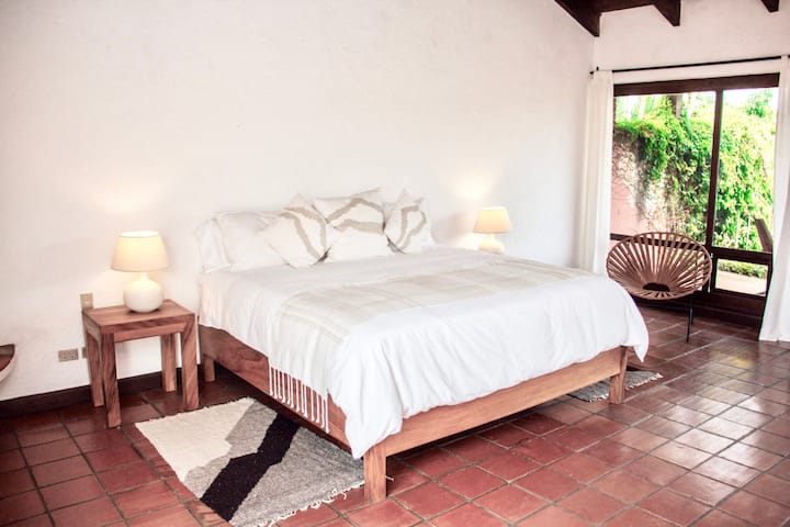 Glavna spavaća soba (bračni krevet)