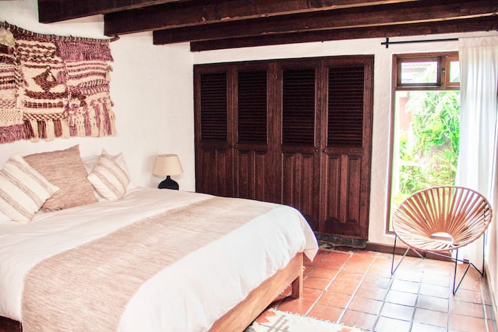 Spavaća soba 2 (bračni krevet).