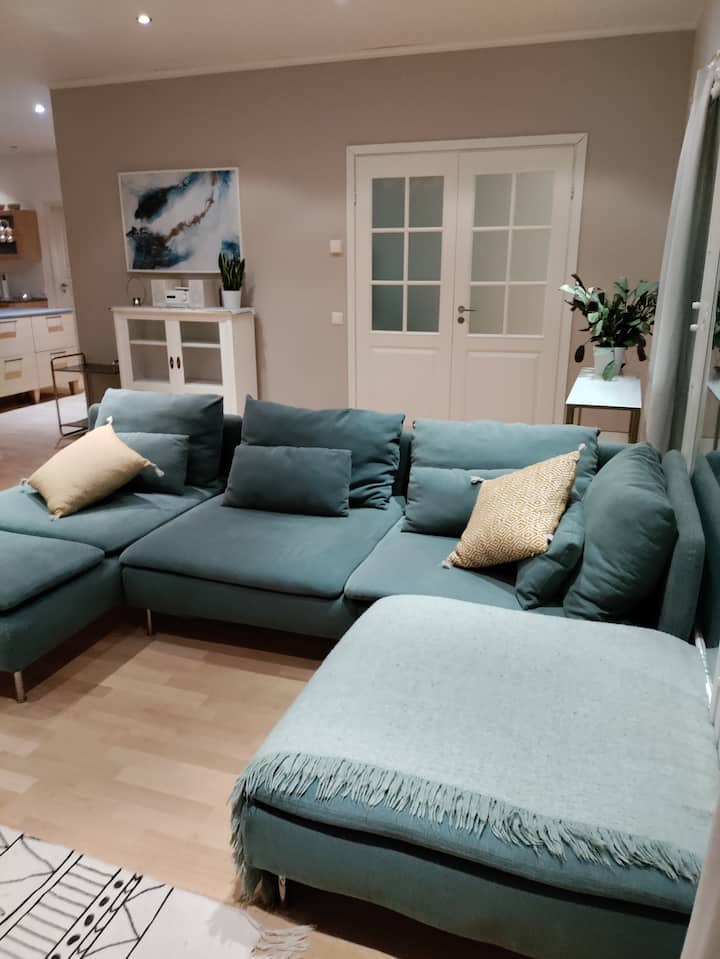 Idyllic House For 6 - 10 People Near The Center - Rovaniemi