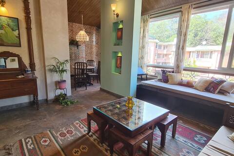 Stunning 2BDR 2BA. Next to ganges. Fast WIFI