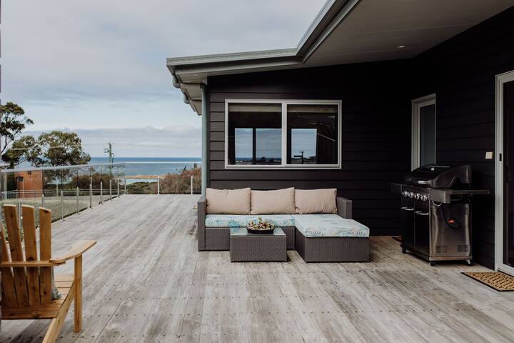 BEST BICHENO ESCAPE – GARDENS & REDBILL BEACH