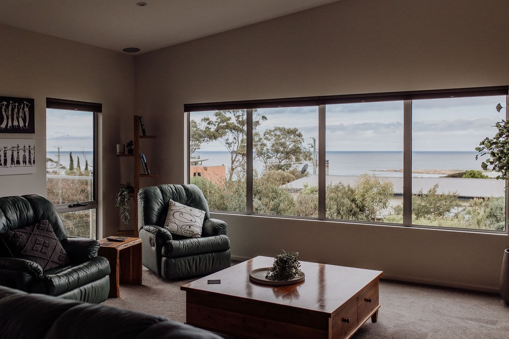 Top Airbnb: BEST BICHENO ESCAPE - GARDENS & REDBILL BEACH in Bicheno