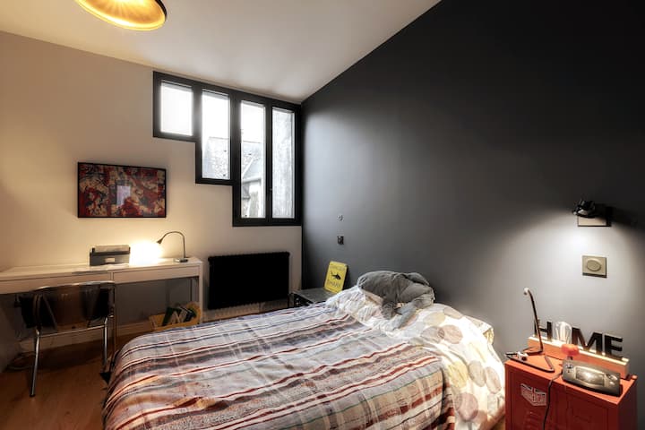 Spavaća soba s novim krevetom 140x200