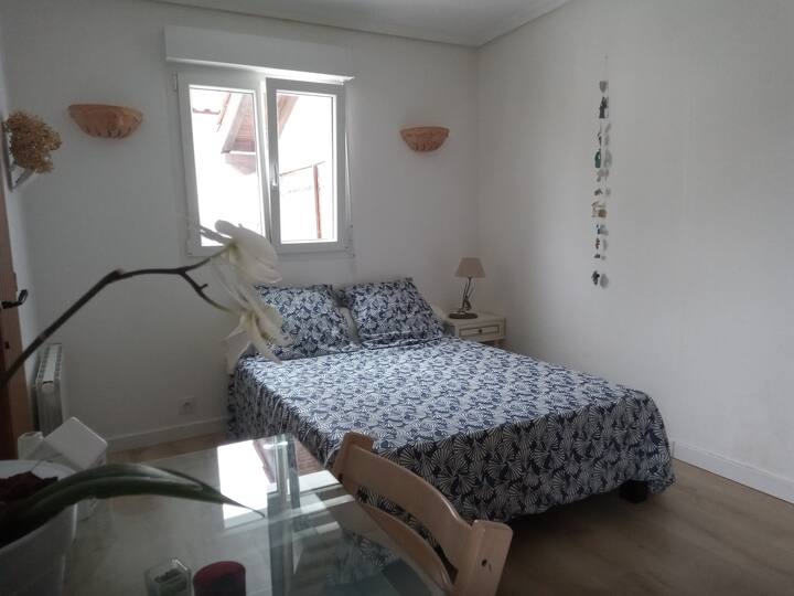 Трета спална соба на приземје, двоен кревет