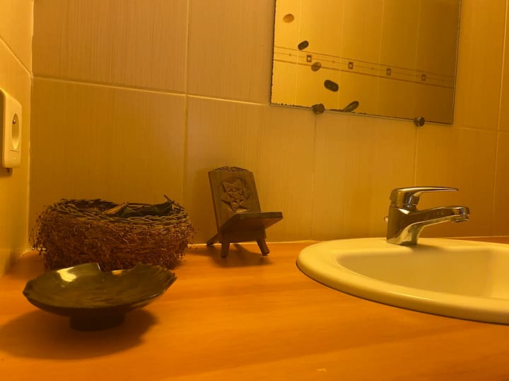 Chambre Dans Une Villa Avec Beau Jardin Et Piscine - Mamoudzou