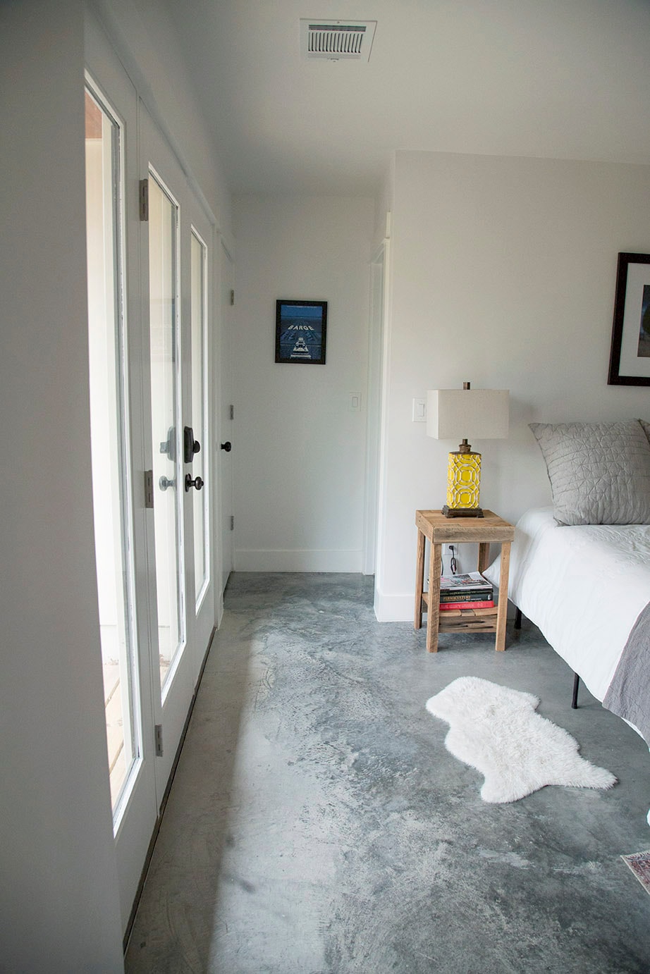 Luxurious suite in town with relaxing country vibe